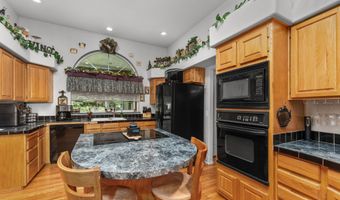 15947 Butterfield Ln, Anderson, CA 96007