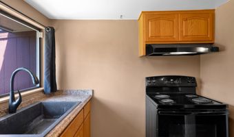 630 COLONIAL Dr, Springfield, OR 97477