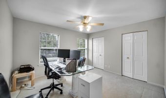 6 Yorkshire Ct, Algonquin, IL 60102