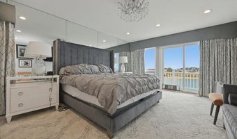 1 Victoria Dr, Amityville, NY 11701