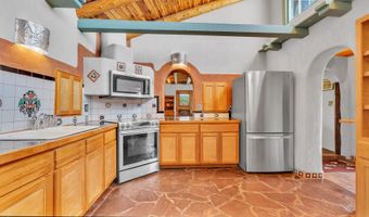 51 Atalaya Rd, Arroyo Hondo, NM 87513