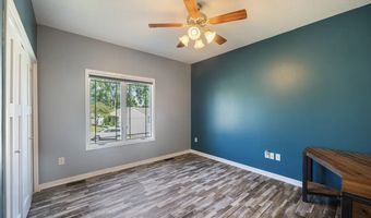 923 S 10th St, Adel, IA 50003