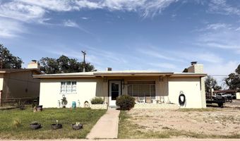 916 Valverde St, Carlsbad, NM 88220
