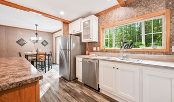 33 Old Bridge Ct, Effingham, NH 03882