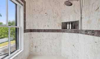 75 W Broadway, Bangor, ME 04401