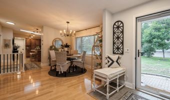 10308 Kenilworth Ave, Algonquin, IL 60102