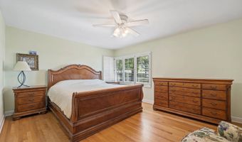 200 N Forest Ct, Addison, IL 60101