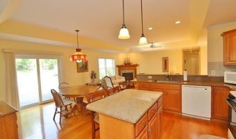 122 Chickadee Ln, Bangor, ME 04401