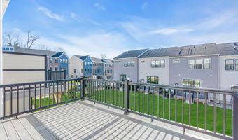 6 Augustus Dr, Middletown, NJ 07748