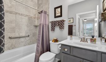 777 W Fairway Dr, Addison, IL 60101
