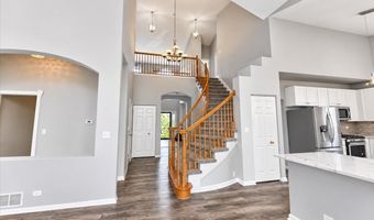 2317 Barrett Dr, Algonquin, IL 60102