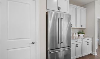 3048 N Spurway Dr, Ann Arbor, MI 48105