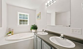15 Silver Dawn Rd, Campton, NH 03223