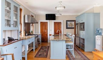 10 Bull St, Newport, RI 02840