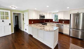 443 Amity Rd, Bethany, CT 06524