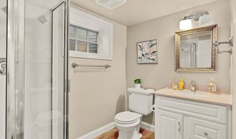 5606 WILSON Ln, Bethesda, MD 20814