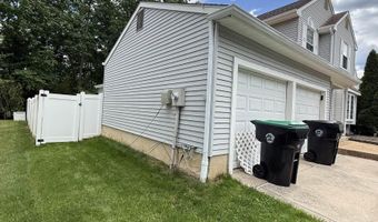 7 Woodstream Dr, Atco, NJ 08004