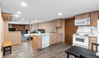 193 Fairway Dr, Akron, OH 44333