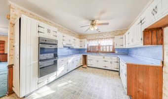 509 E Mitchell St, Adel, GA 31620