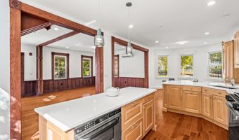 73 3rd Ave, Atlantic Highlands, NJ 07716