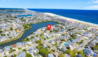 110 Trenton Ave, Point Pleasant Beach, NJ 08742
