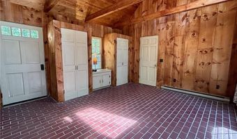 93 Provident Pl, Coventry, RI 02816
