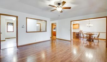 118 Chapel Dr, Andover, KS 67002