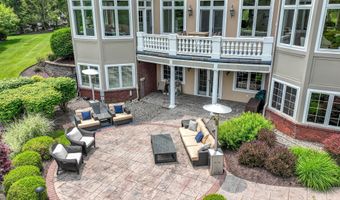 1 Stoneridge Dr, Albany, NY 12211