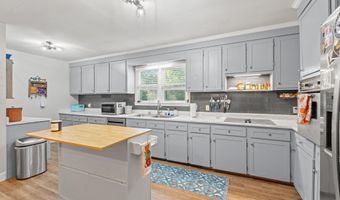 406 S Rosemary Ave, Andrews, SC 29510