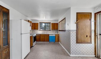 1301 E FOX FARM Rd, Cheyenne, WY 82009