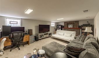 24 Huxley Dr, Amherst, NY 14226