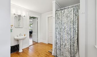 16 Murray St, Augusta, ME 04330