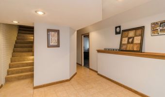 953 Robin Cir, Altoona, IA 50009