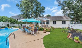 8 Laurel Ln, Bayville, NJ 08721