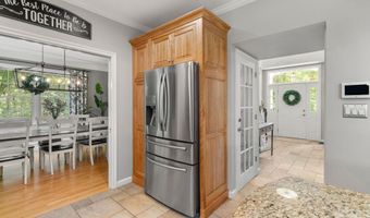 9 Cherry Ln, Bedford, NH 03110