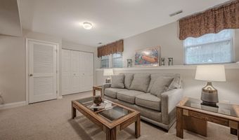 12 BARCLAY Dr, Hockessin, DE 19707