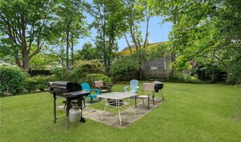 53 Warner St, Newport, RI 02840