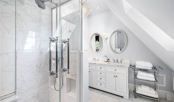541 Bellevue Ave 5, Newport, RI 02840