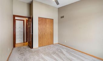 400 Oakland Pl NE 9, Austin, MN 55912