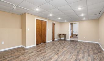 21 Pine Ct 21, Cromwell, CT 06416