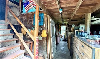 619 Q St, Aurora, NE 68818