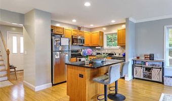 187 Washington Rd, Barrington, RI 02806