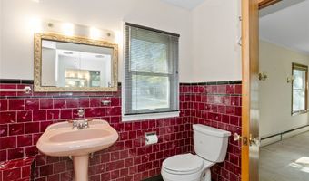 1208 Rapids St, Adel, IA 50003