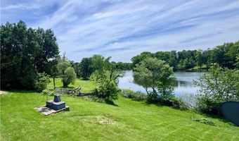 887-889 Colony Dr, Aurora, OH 44202