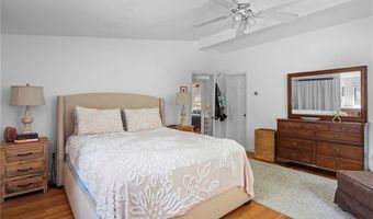19 Harborview Ave, Bristol, RI 02809