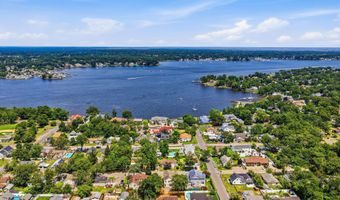 646 Compass Ave, Beachwood, NJ 08722