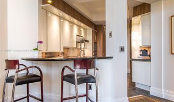 3705 NE 214 St 13, Aventura, FL 33180