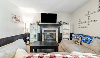 8448 Seattle Slew Ln, Indianapolis, IN 46217