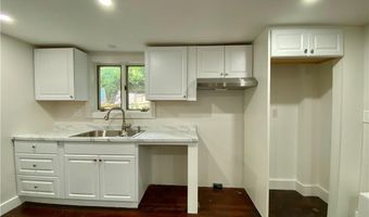 14 S Baptist St, Newport, RI 02840