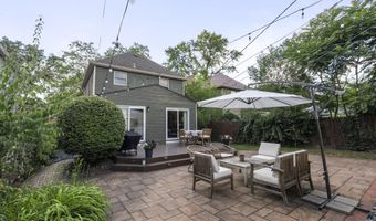 922 Palmer Rd, Columbus, OH 43212